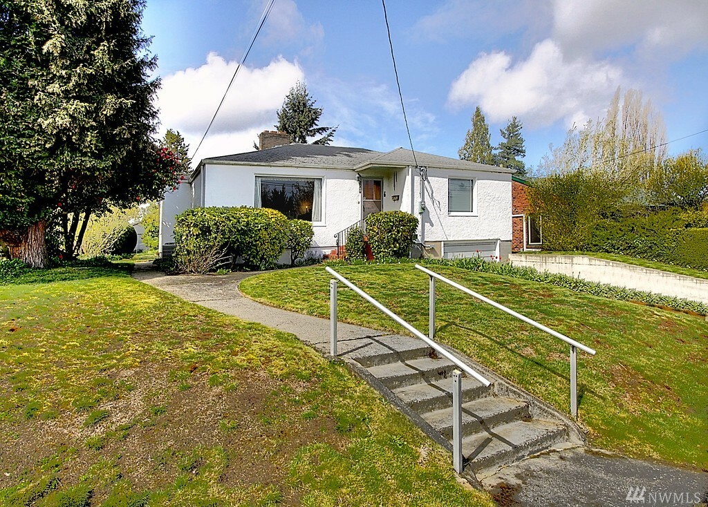 Property Photo:  3848 E B St  WA 98404 