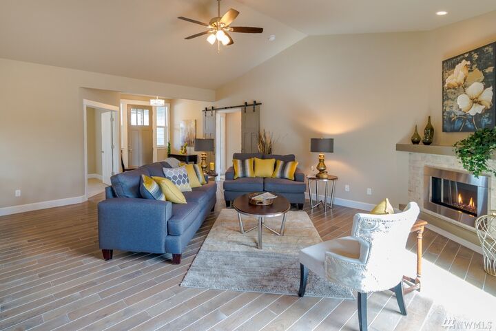 Property Photo: 1120 D Ave WA 98221