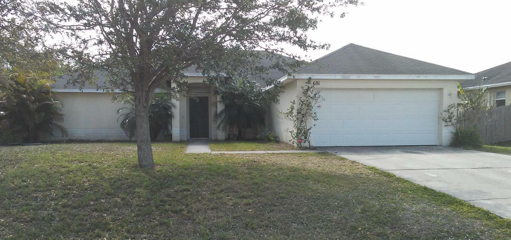 Property Photo:  681 NW Cardinal Drive  FL 34983 