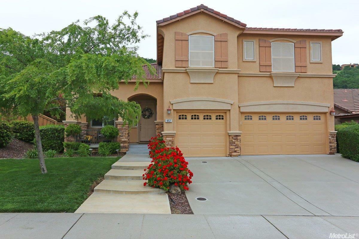 Property Photo:  852 Hildebrand Circle  CA 95630 