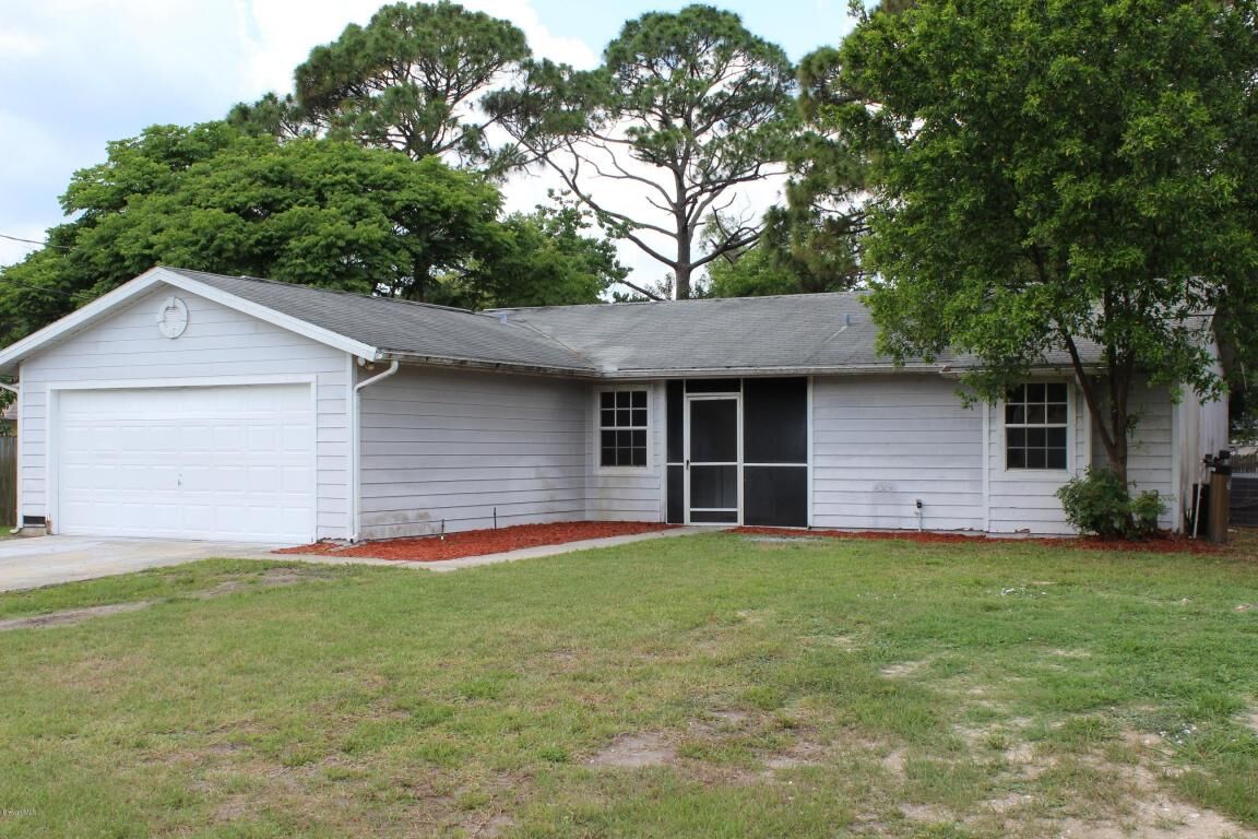 Property Photo: 5960 Cannon Avenue FL 32927