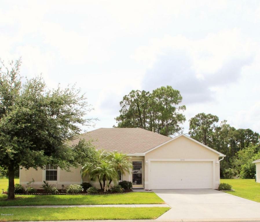 Property Photo:  1656 SW Las Palmos Drive  FL 32908 