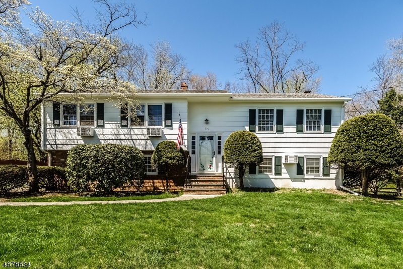 Property Photo:  18 Beechwood Rd  NJ 07920 