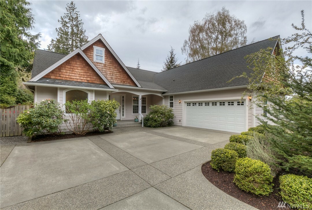 Property Photo:  17440 4th Ave SW  WA 98166 