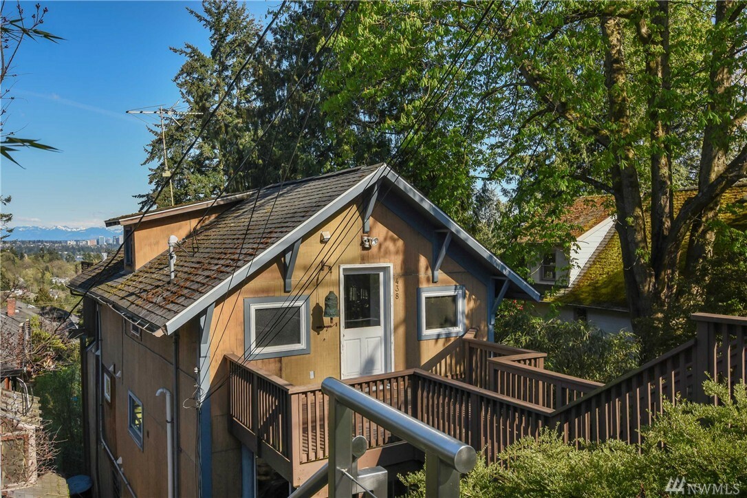 Property Photo:  438 24th Ave E  WA 98112 