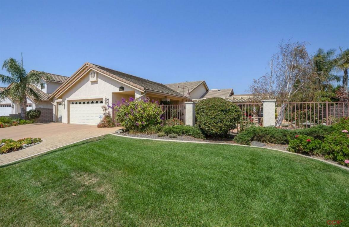 Property Photo: 237 Saint Andrews Way CA 93455