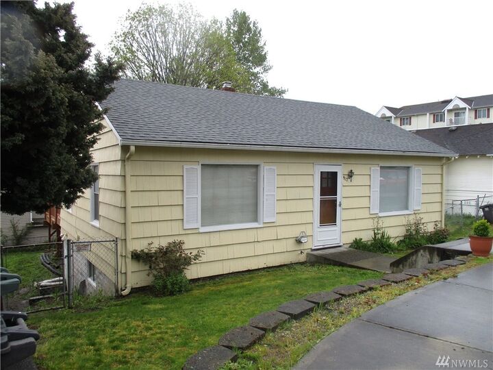 917 E Marine View Dr  Everett WA 98201 photo