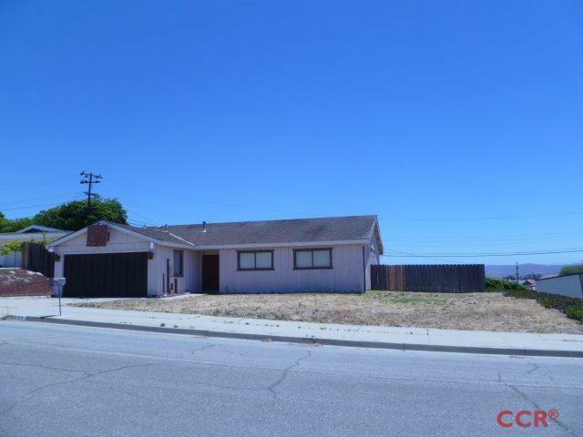 Property Photo:  594 Mercury Avenue  CA 93436 