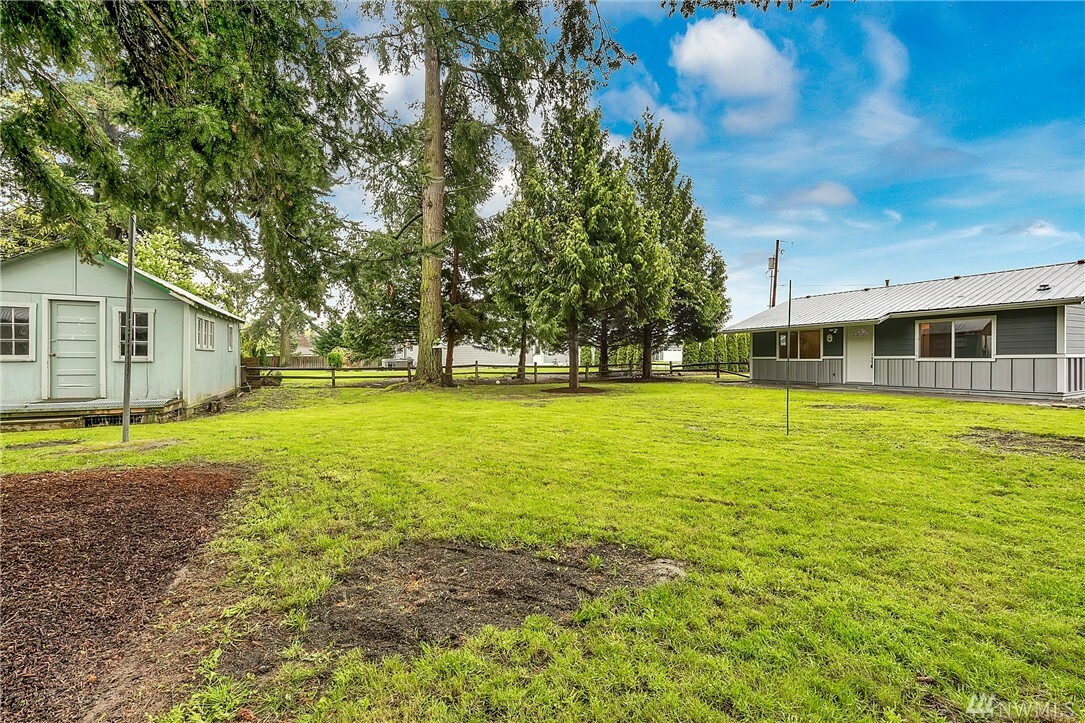 Property Photo:  310 W 3rd St  WA 98276 