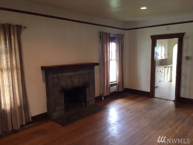 Property Photo:  1801 S Yakima Avenue  WA 98405 