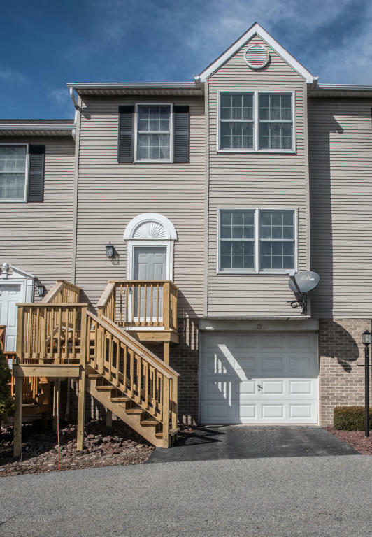 Property Photo:  19 Briarwood Way  PA 18411 