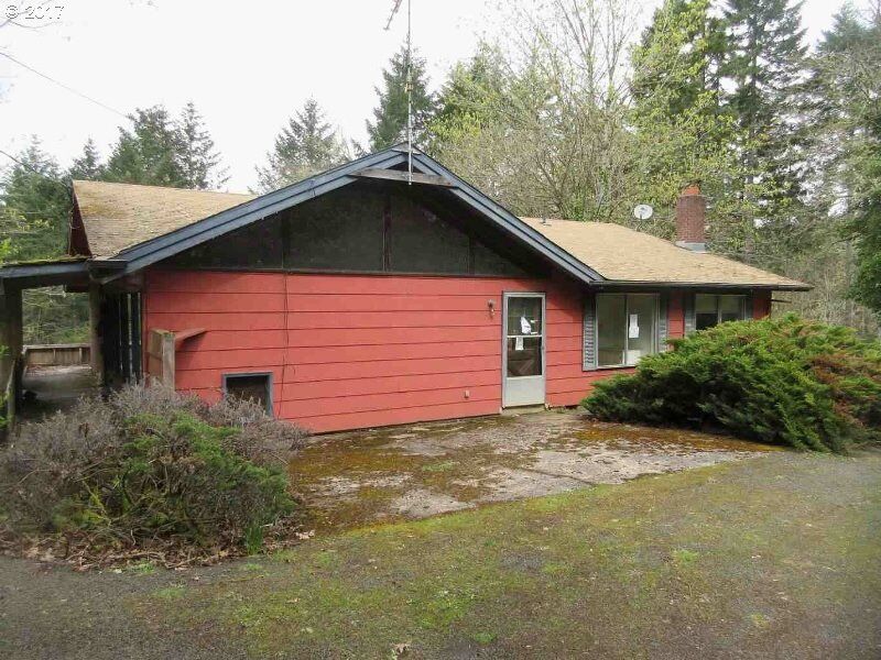 Property Photo: 25289 Butler Rd OR 97448