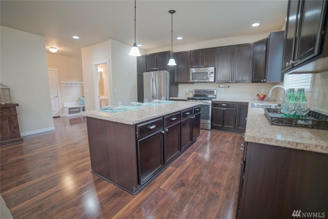 Property Photo: 1325 SW 340th St WA 98023