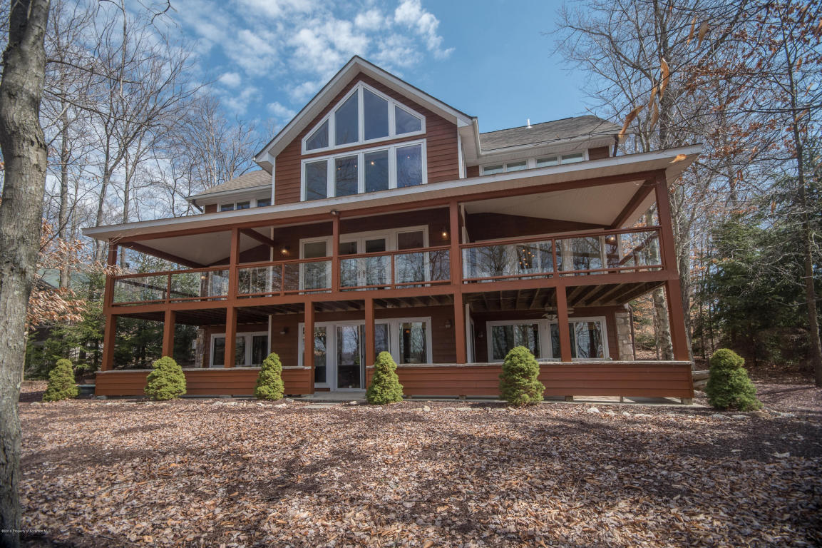 Property Photo: 21 Lakeview Timbers Drive PA 18424