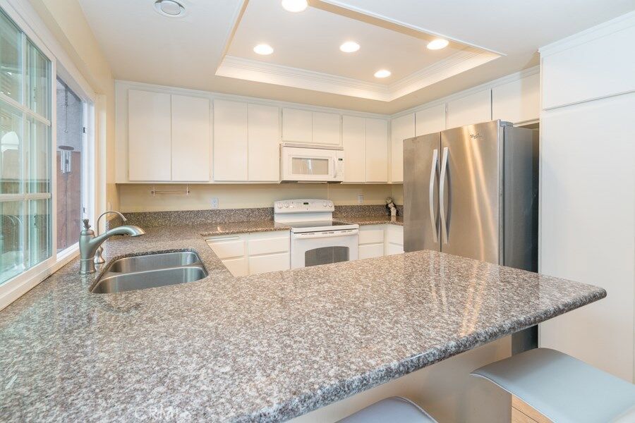 Property Photo:  32 Goldenbush 47  CA 92604 