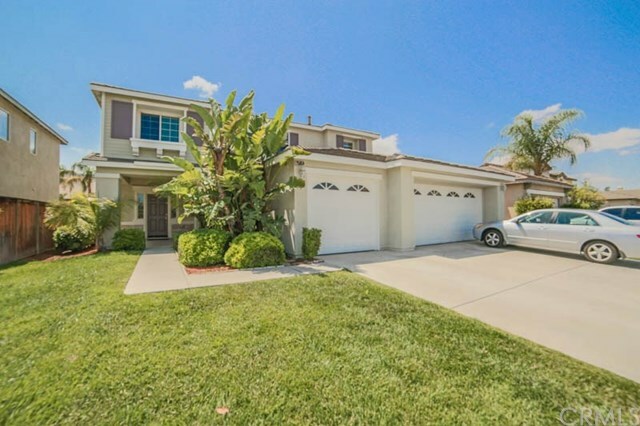 Property Photo:  25859 Shoreline Street  CA 92551 