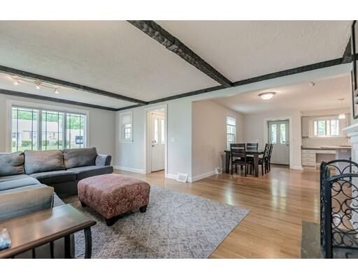 Property Photo:  7 Beech Circle  MA 01810 