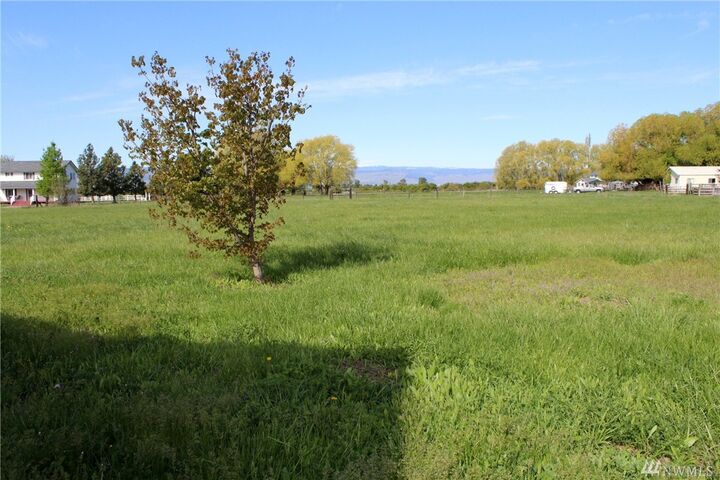 Property Photo:  2501 Wilson Creek Rd  WA 98926 