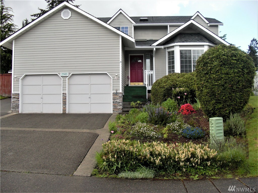 Property Photo:  2505 S 355th Place  WA 98003 