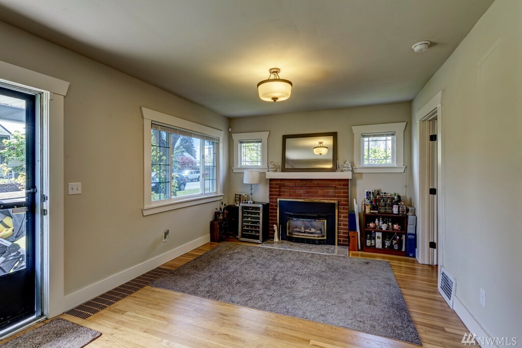 Property Photo:  415 S 50th St  WA 98408 