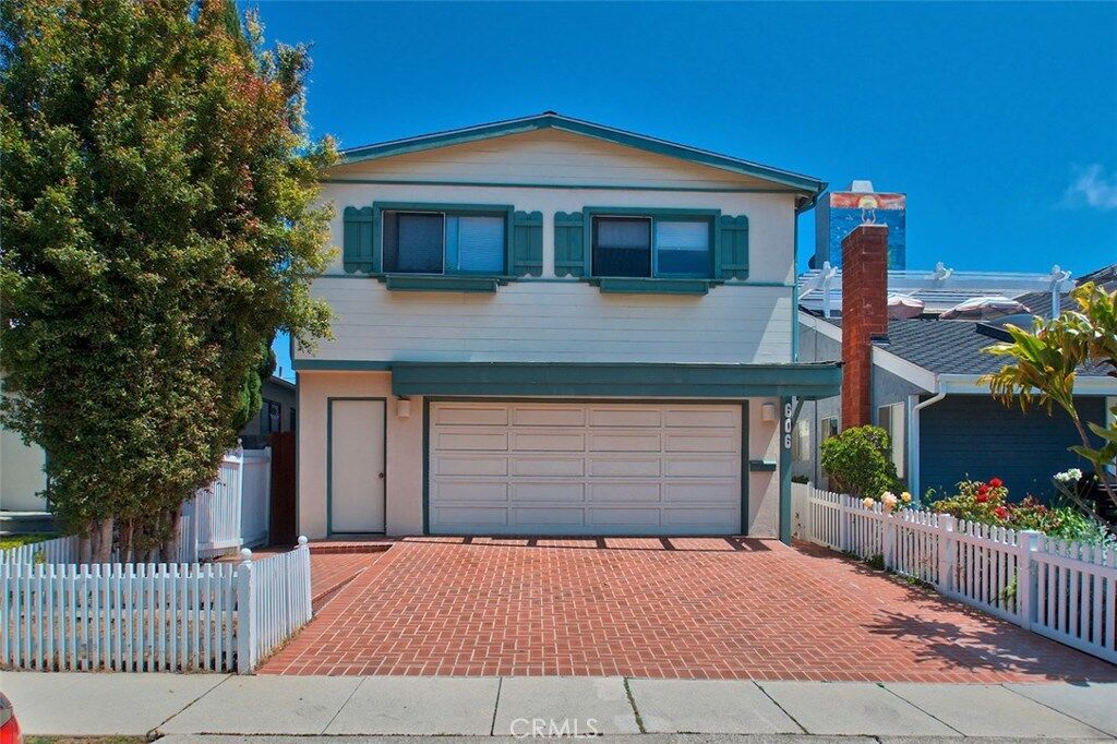 Property Photo:  606 Larkspur Avenue  CA 92625 