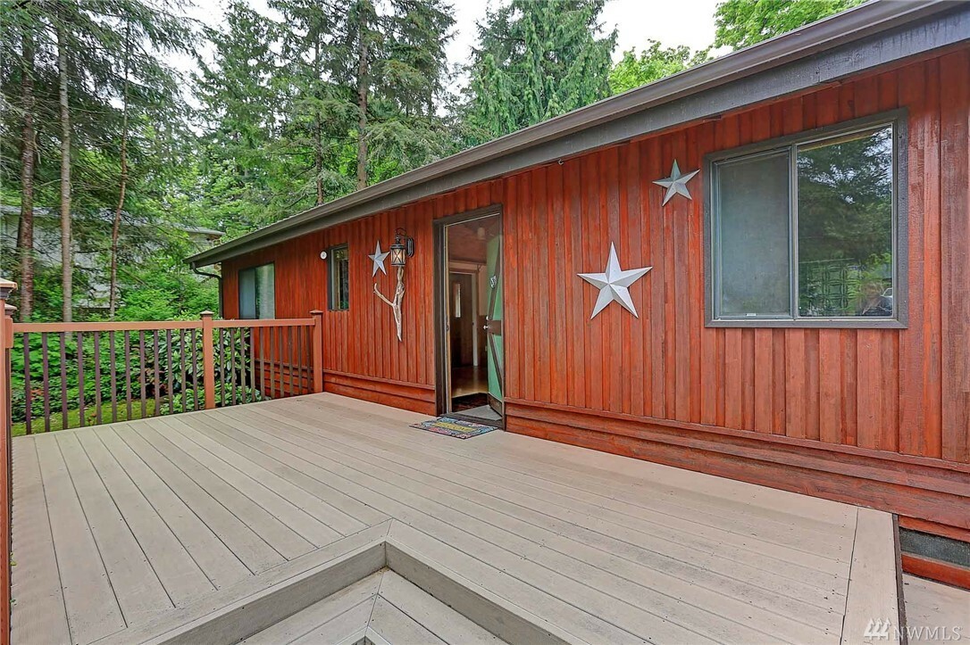 Property Photo:  1660 Aspen Dr  WA 98282 