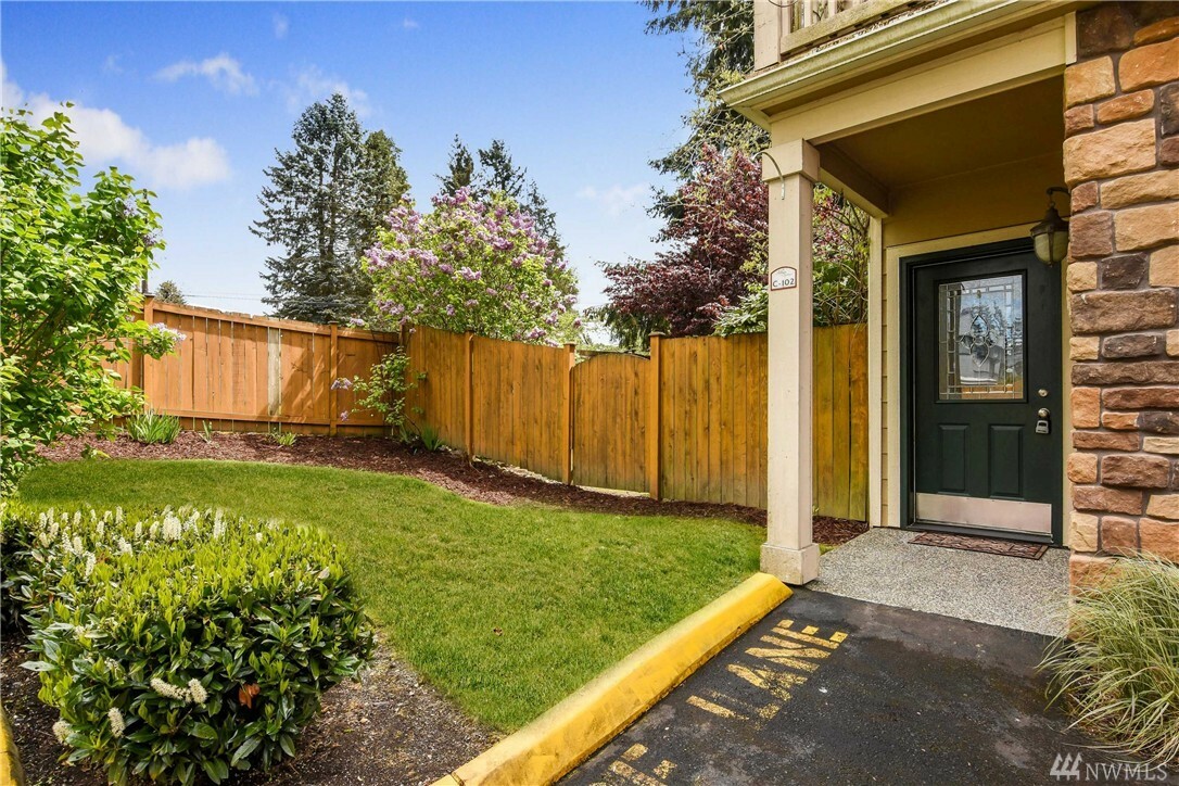 Property Photo: 229 Dorn Ave C-102 WA 98208