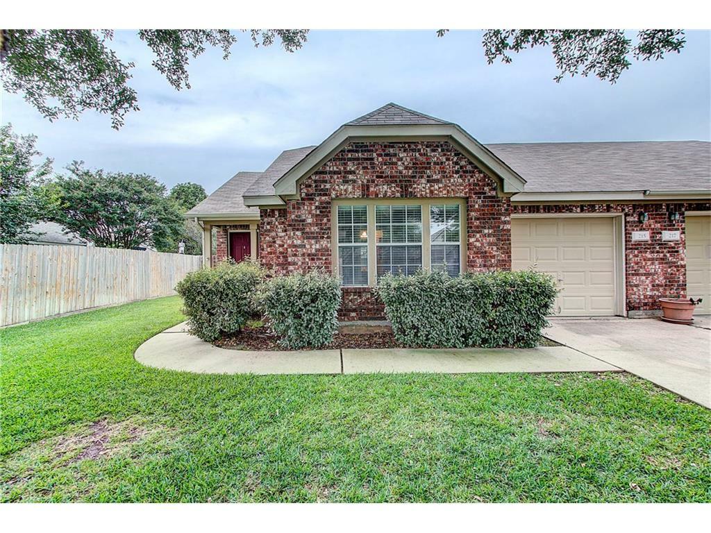 Property Photo: 215 Prairie Springs Loop TX 78626