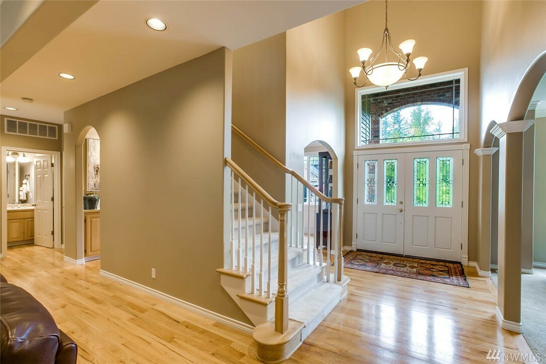 Property Photo: 26539 SE 25th St WA 98075