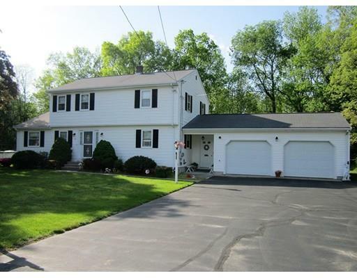 Property Photo:  39 Oak Pond Ave  MA 01527 