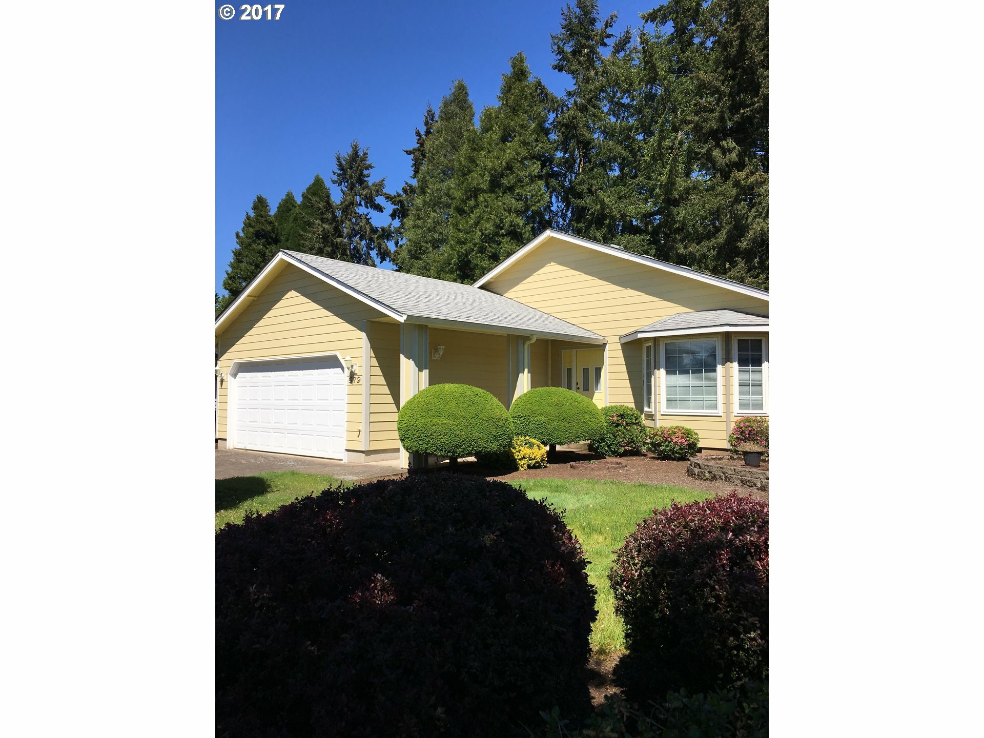 Property Photo: 679 Driftwood Dr OR 97402