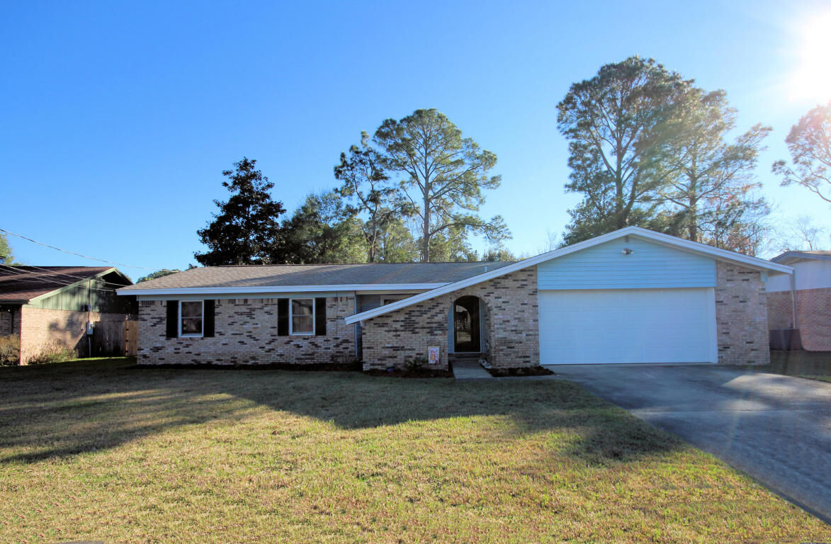Property Photo:  604 Ironwood Drive  FL 32547 
