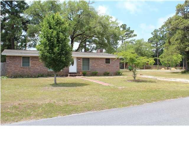 Property Photo: 304 Harding Road FL 32578