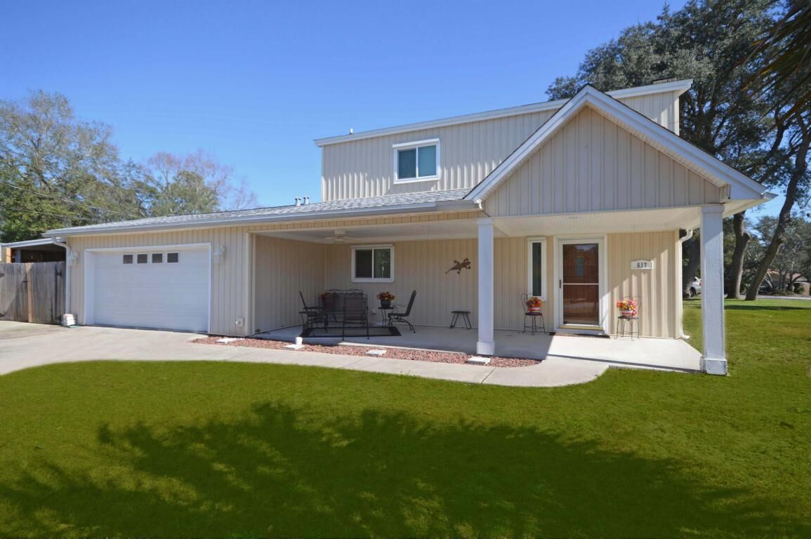 Property Photo: 617 Russell Boulevard FL 32547