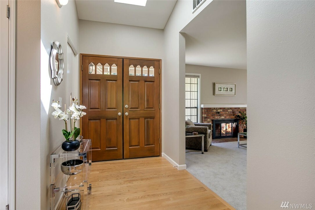 Property Photo: 24113 SE 44th Ct WA 98029