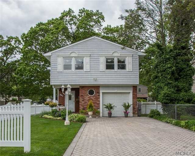 Property Photo:  287 Beachview Street  NY 11726 