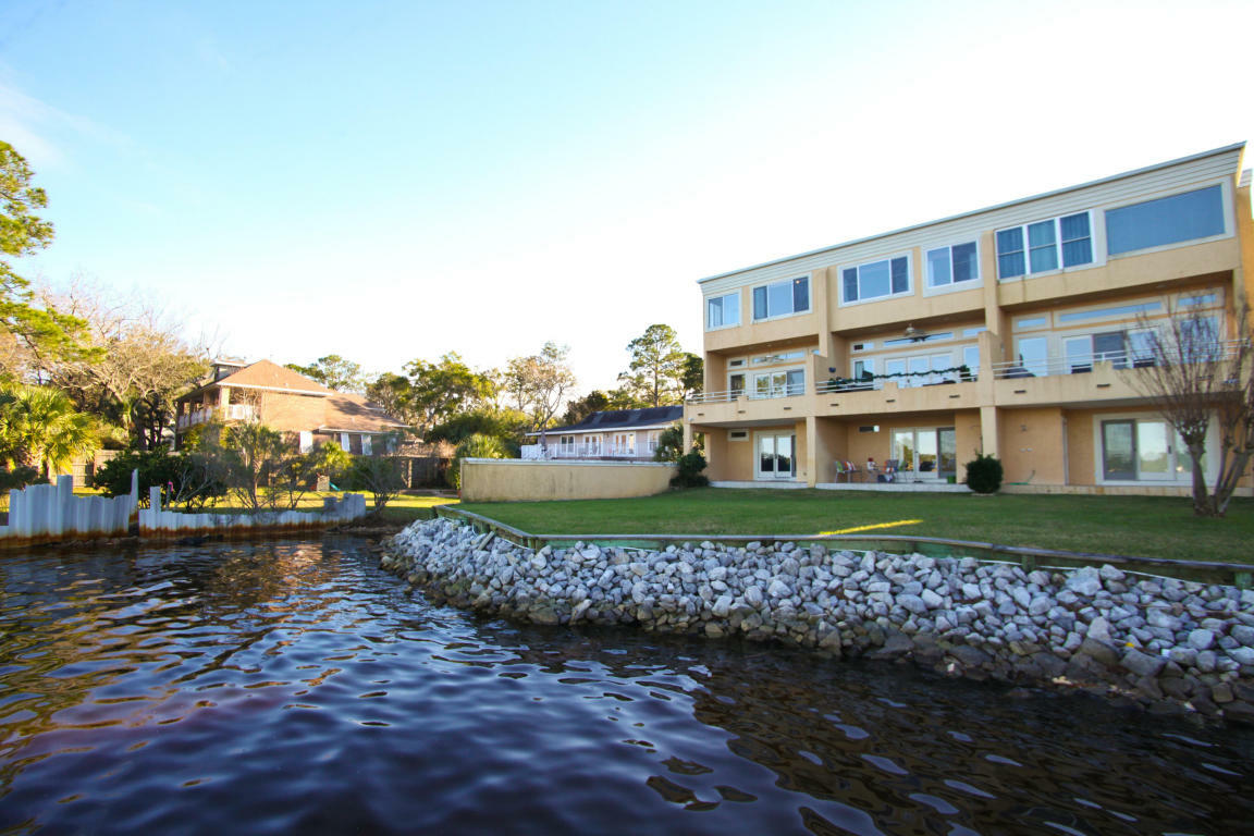 Property Photo:  53 Yacht Club Drive Unit 9  FL 32548 