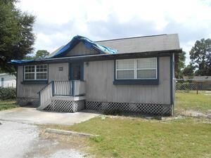 Property Photo: 822 Cardinal Street FL 32547