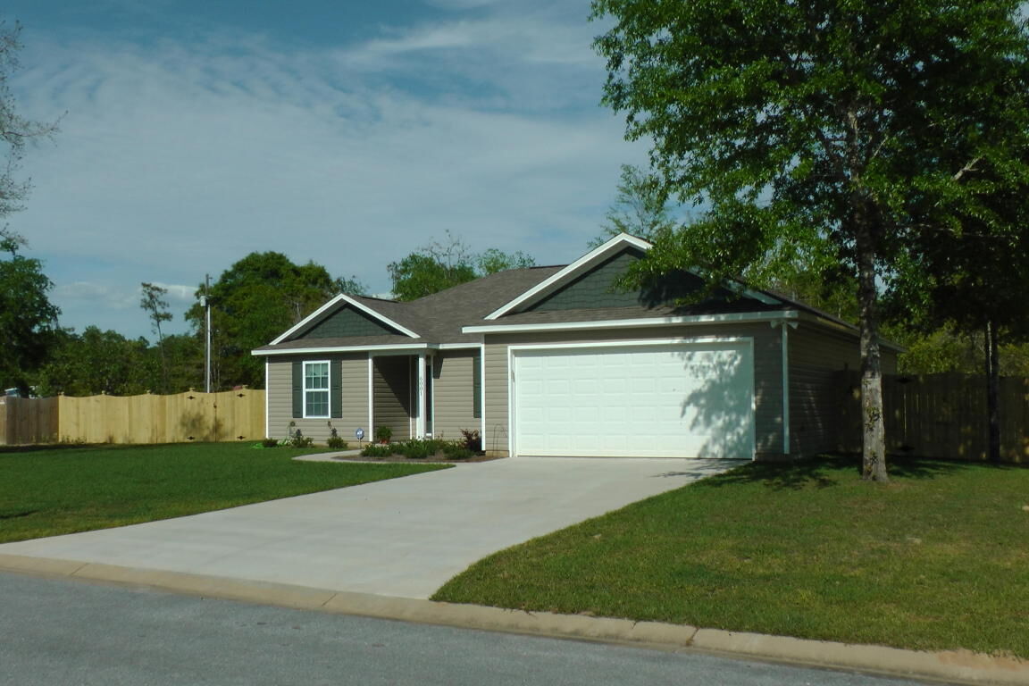 Property Photo:  6002 Medfords Way  FL 32539 