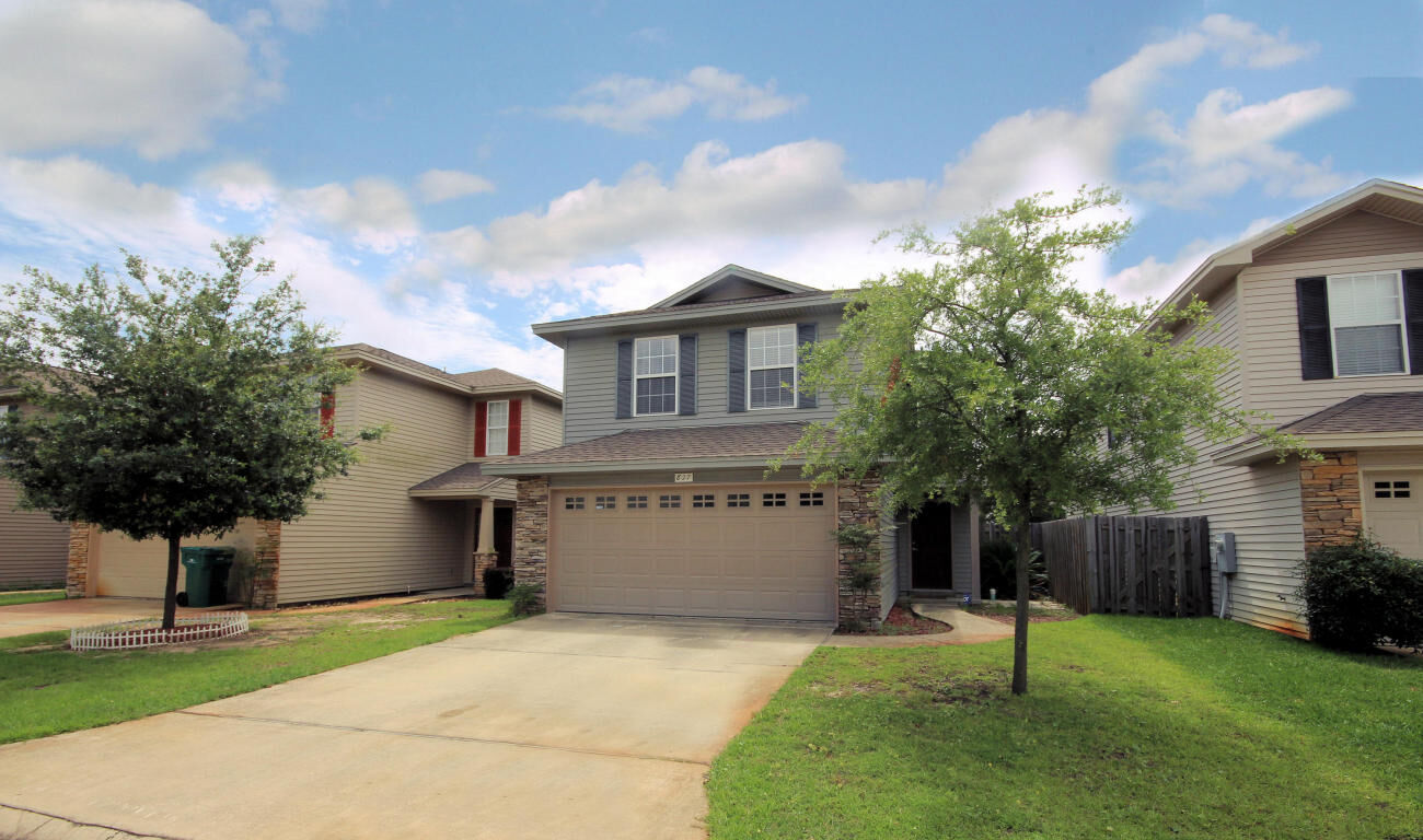 Property Photo: 827 Sugar Plum Lane FL 32579