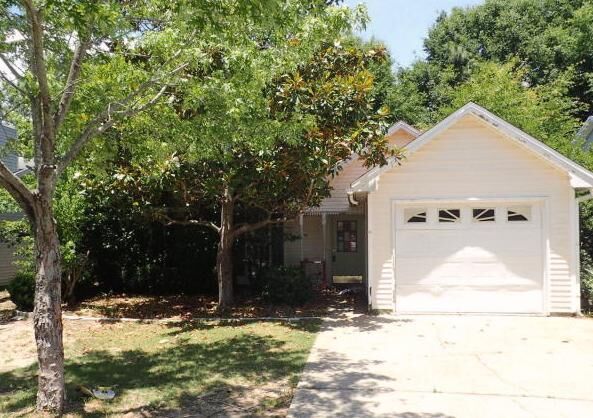 Property Photo:  105 Summit Court  FL 32578 