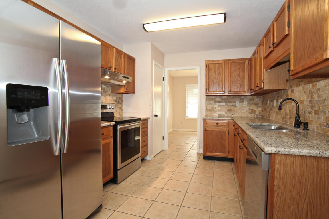 Property Photo: 340 Primrose Circle FL 32541
