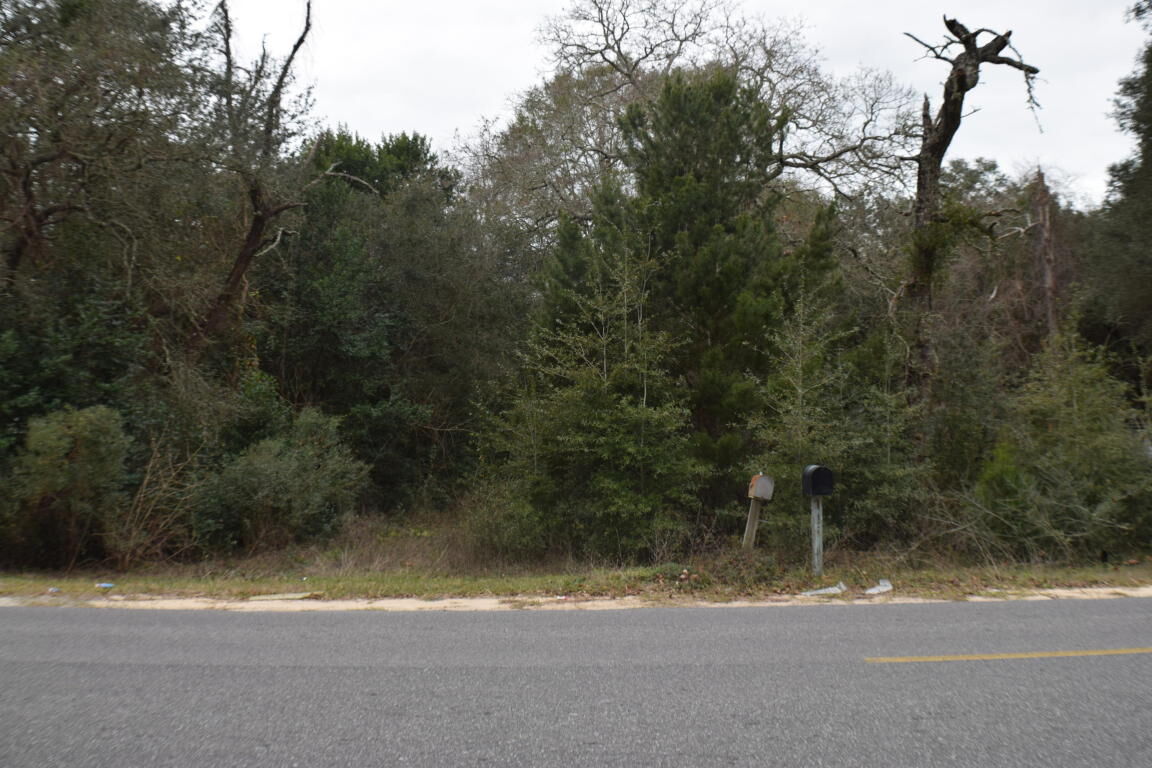 Property Photo: 1476 Pine Street FL 32578