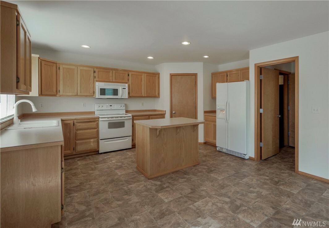 Property Photo: 5216 80th NE WA 98270