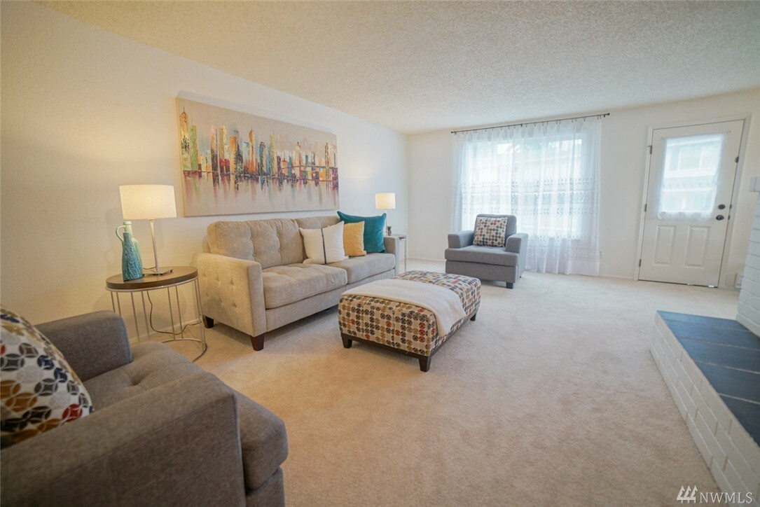 Property Photo: 32434 1st Place S 96 WA 98003