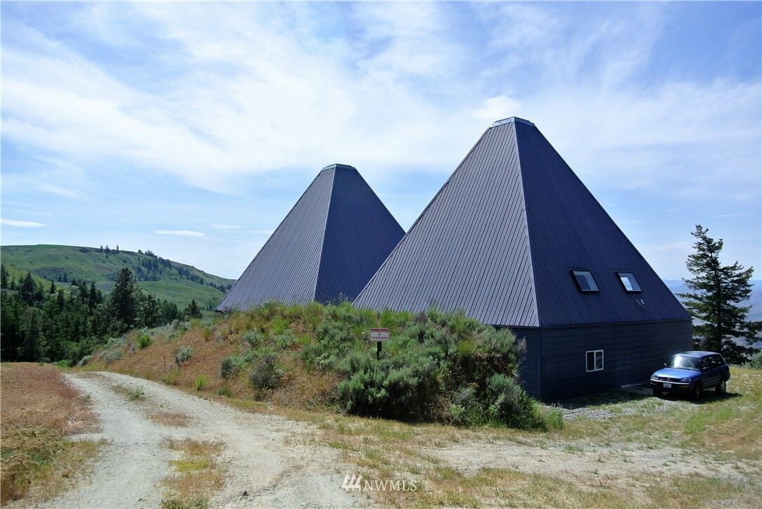 Property Photo:  62 Rocky Road  WA 98843 