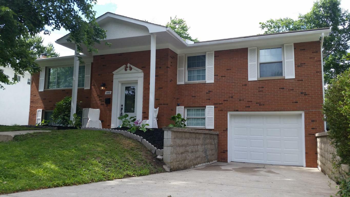 Property Photo:  1452 Ironwood Drive  OH 43229 