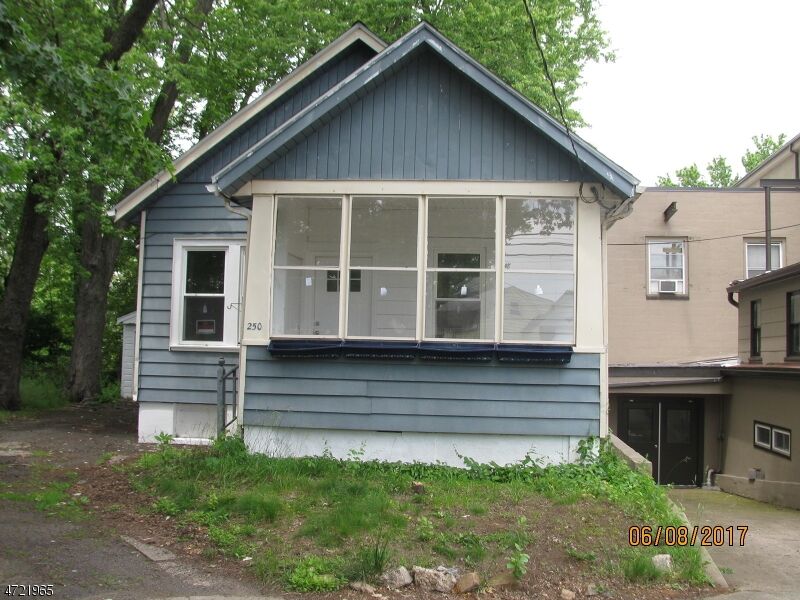 Property Photo:  250 Bergen Blvd  NJ 07424 