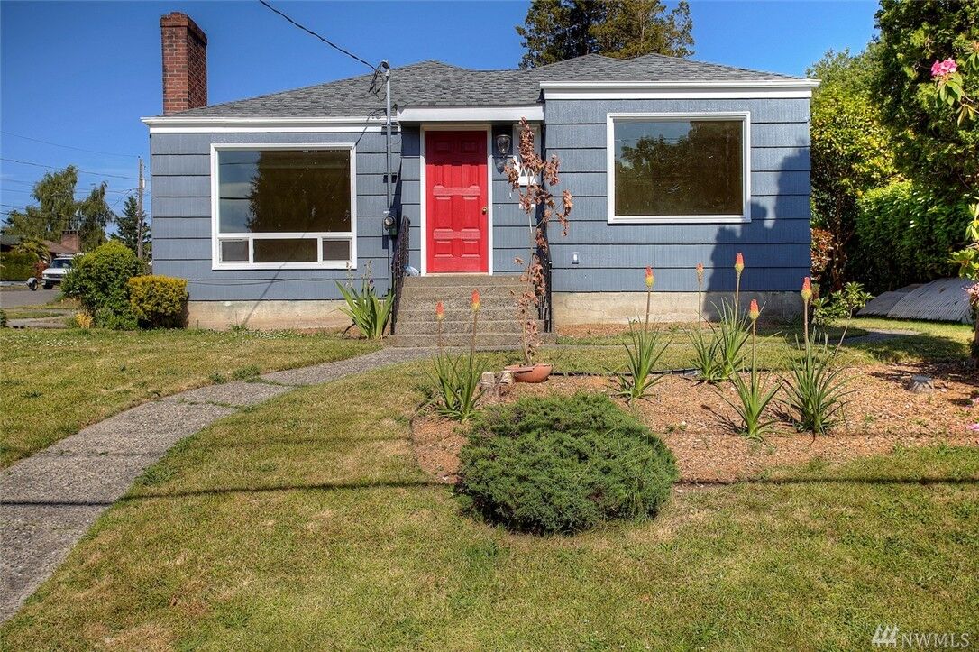 Property Photo:  1317 N Proctor St  WA 98406 