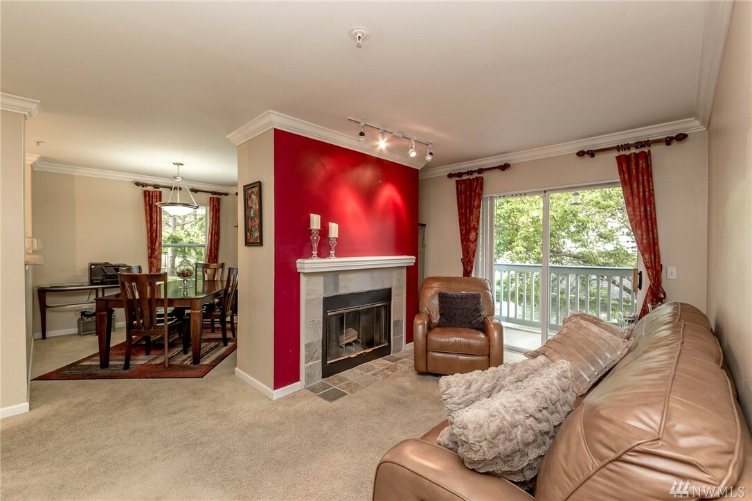 Property Photo:  33020 10th Ave SW Bb204  WA 98023 